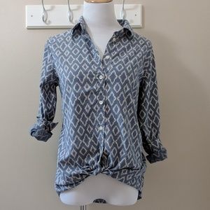 BR🍌 100% cotton blue ikat print button up shirt